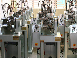 Coupling chain machine